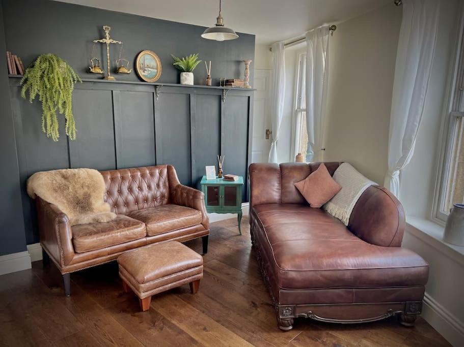 Period Apartment, Great Views, In Heart Of Town. Bradford-On-Avon Esterno foto