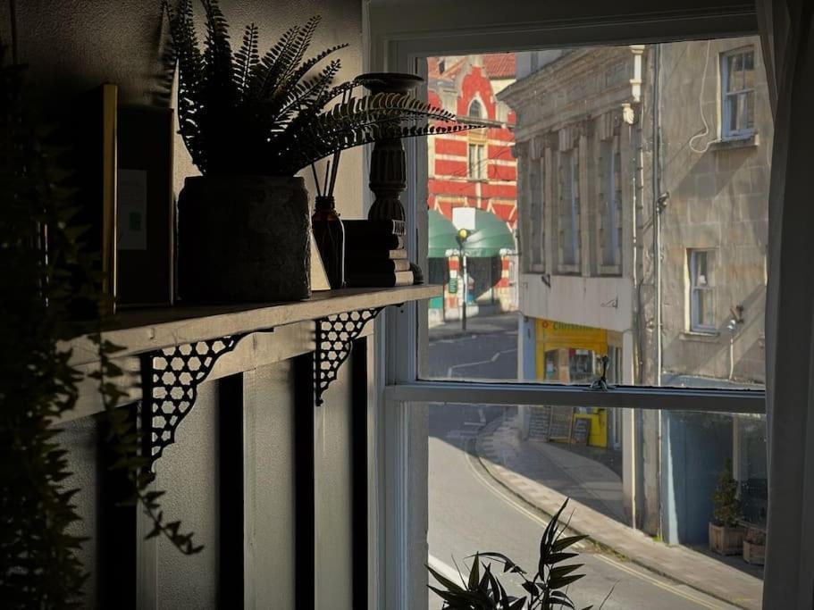 Period Apartment, Great Views, In Heart Of Town. Bradford-On-Avon Esterno foto