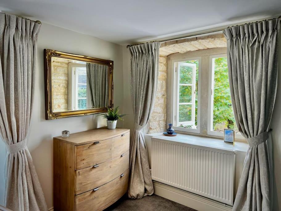 Period Apartment, Great Views, In Heart Of Town. Bradford-On-Avon Esterno foto