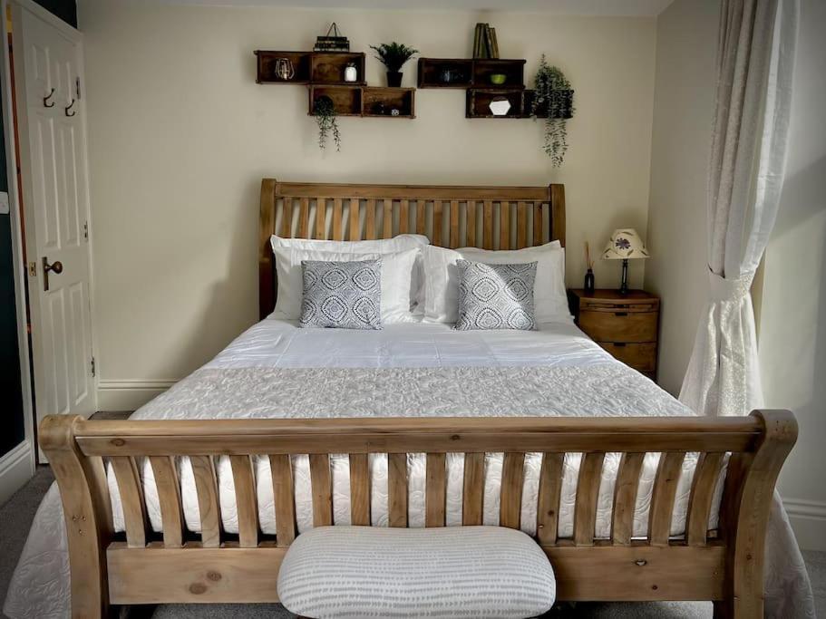 Period Apartment, Great Views, In Heart Of Town. Bradford-On-Avon Esterno foto