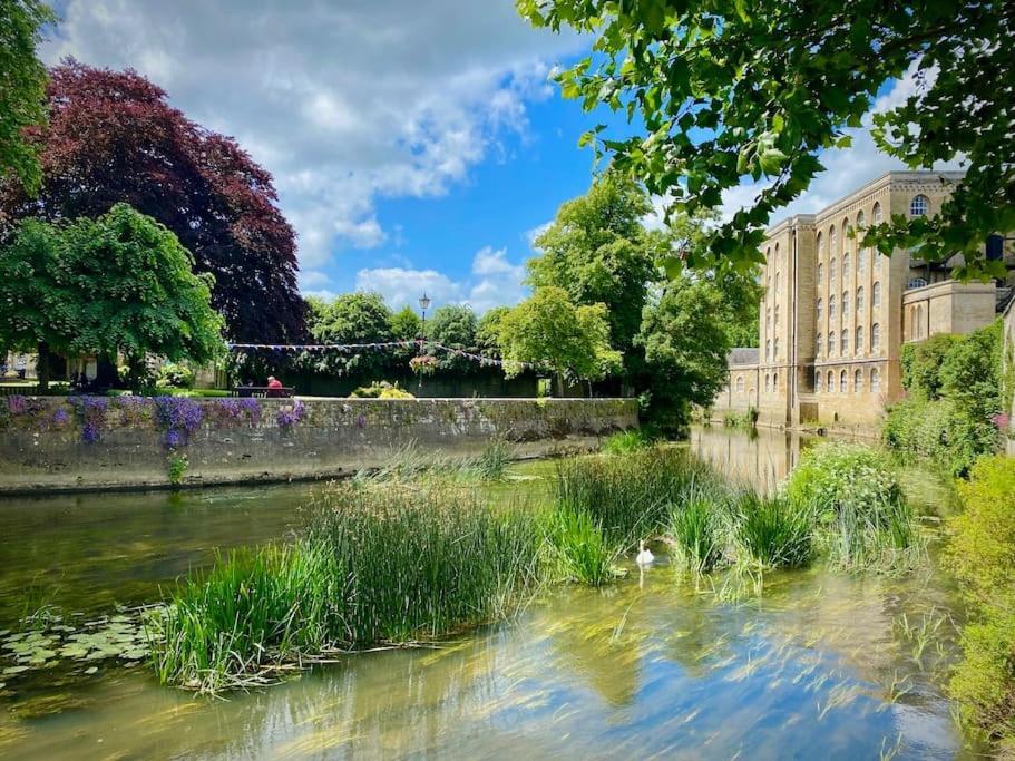 Period Apartment, Great Views, In Heart Of Town. Bradford-On-Avon Esterno foto